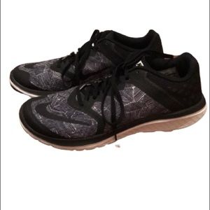 Black Nike Shoes Size 8